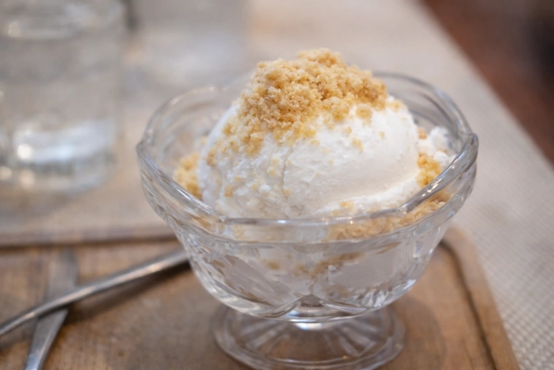 Delicioso helado de coco casero cremoso y refrescante