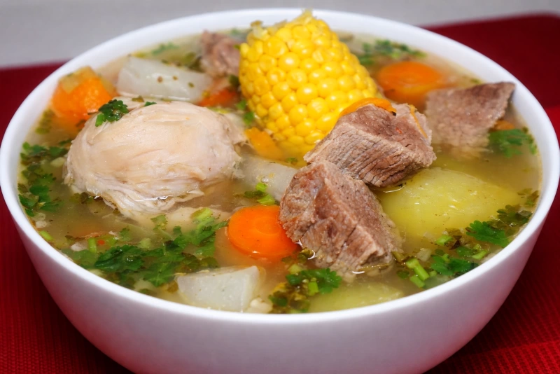 delicioso cruzado venezolano de pollo y carne