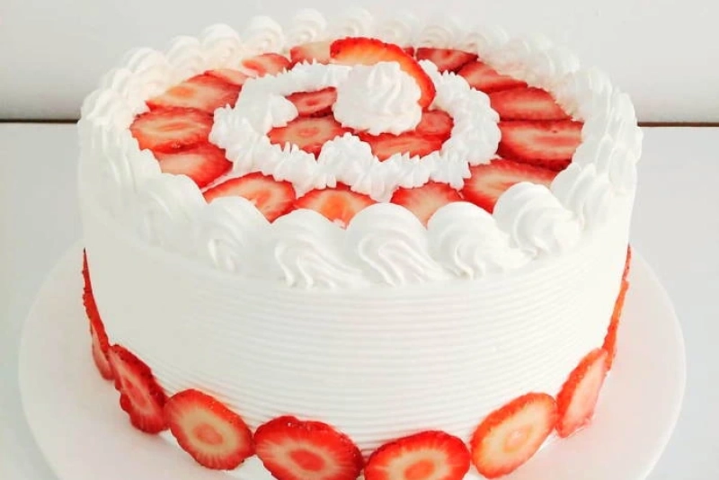 Torta de Fresa Venezolana: Receta Fácil y Deliciosa para Postre imagen de una torta de fresa